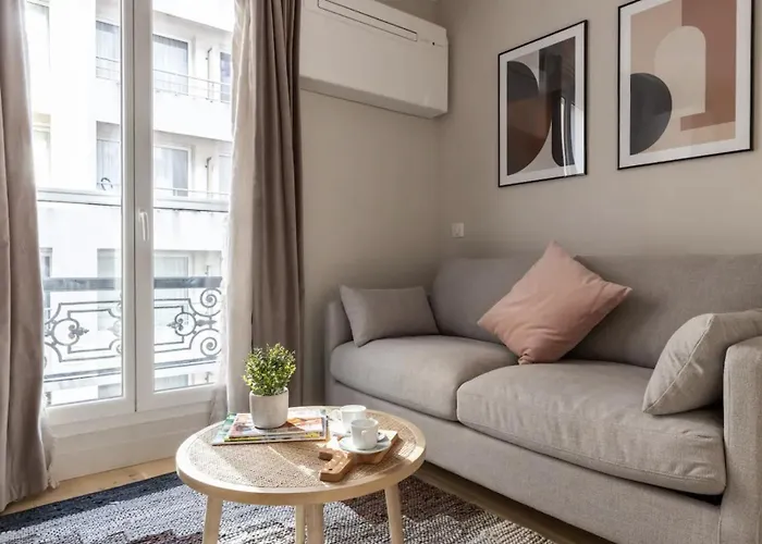 Enchanting Parisian Daire