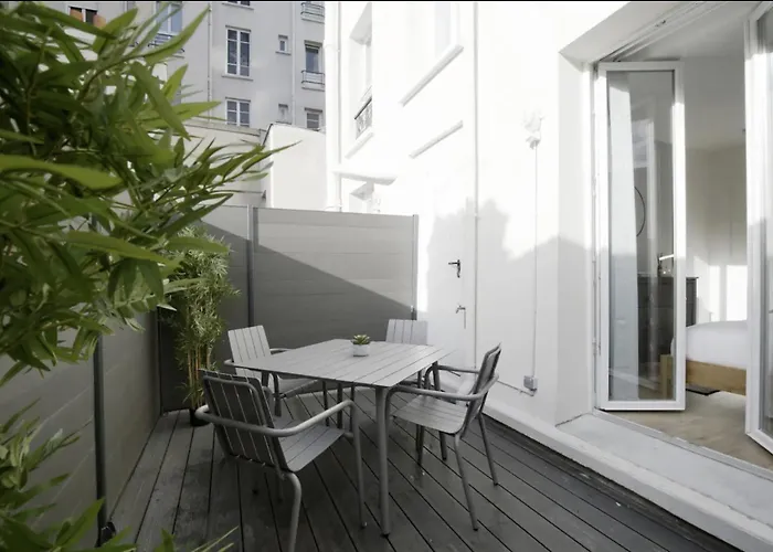 Enchanting Parisian Daire