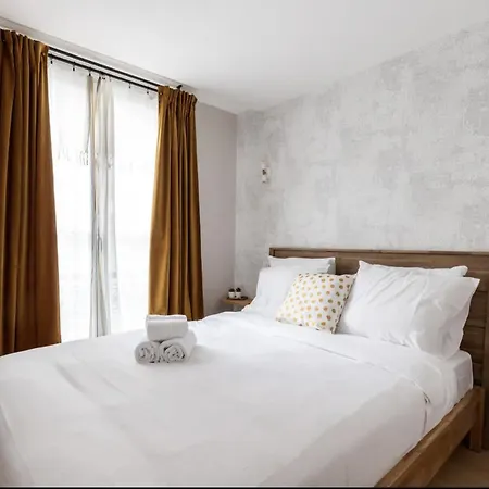 Enchanting Parisian Daire *