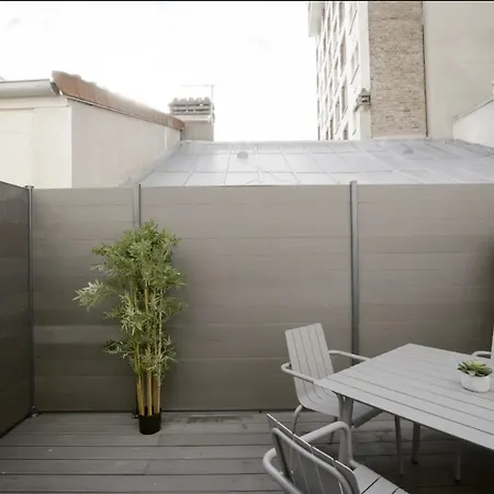 Enchanting Parisian Lägenhet